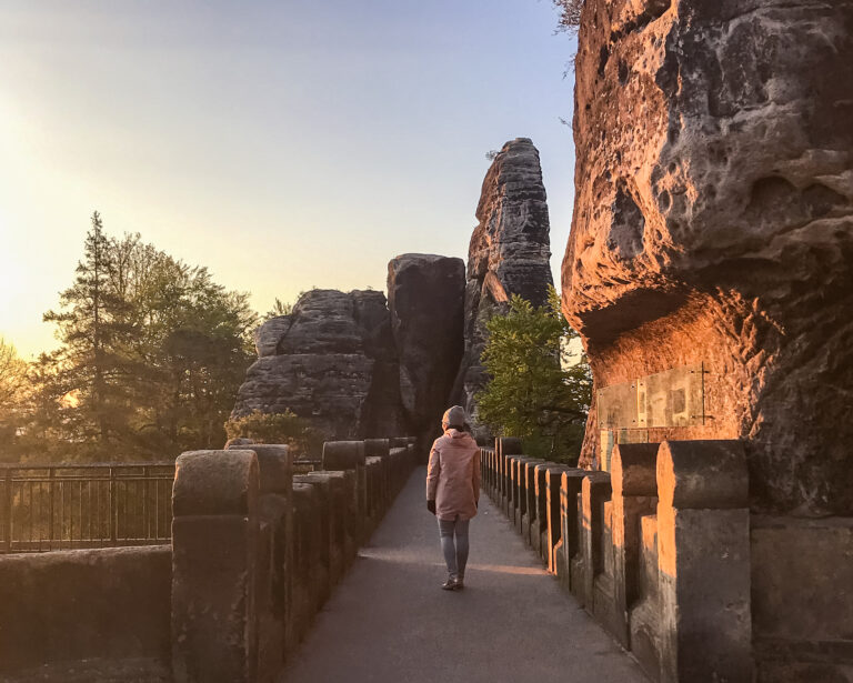 Basteibrücke_Sonnenaufgang_Sächsische Schweiz_Lohmen_DieWeltgeniesser